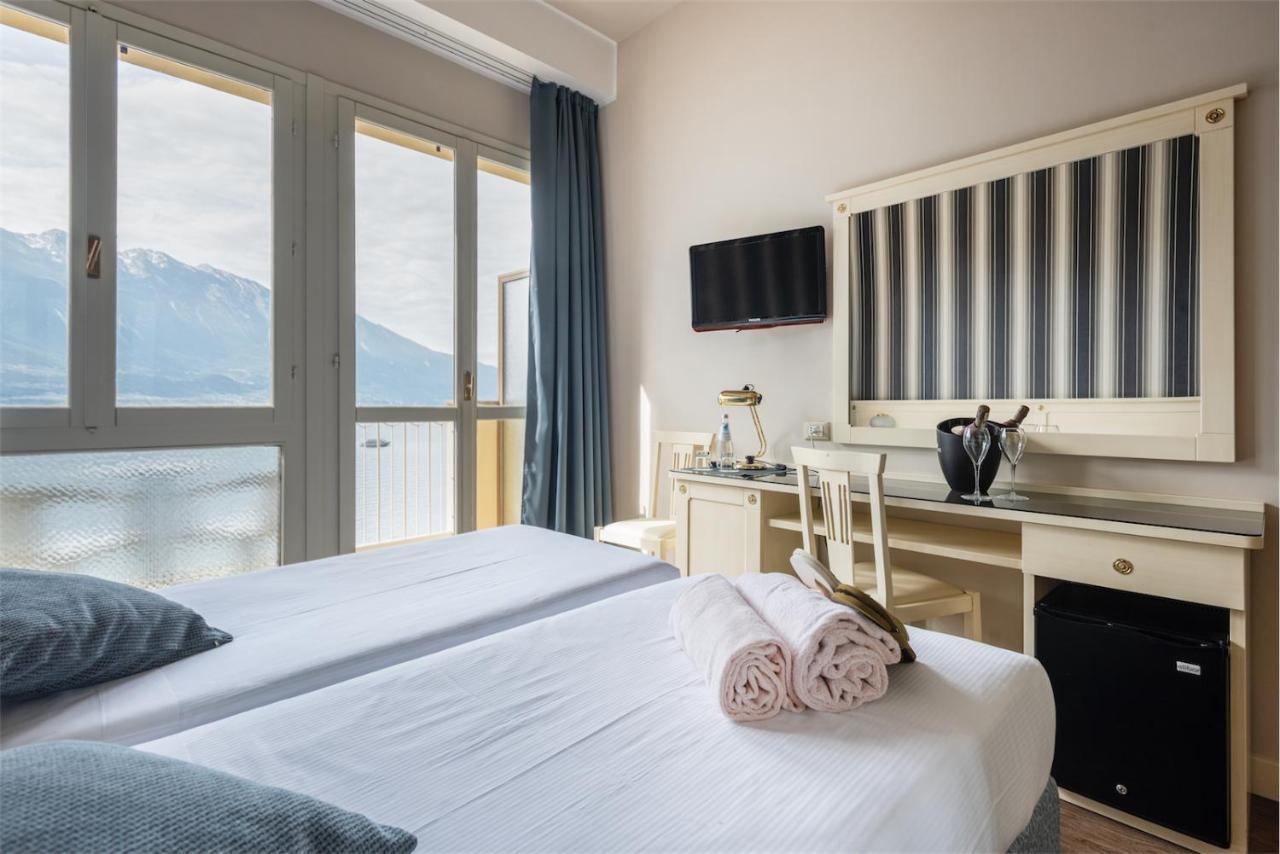 Hotel Splendid Palace ลีโมเนซุลการ์ดา ภายนอก รูปภาพ